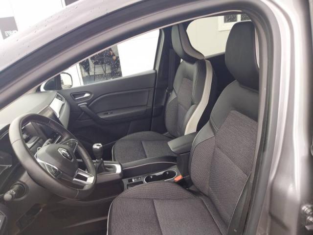 Renault Captur image 8