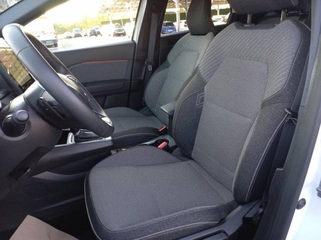 Renault Captur image 9