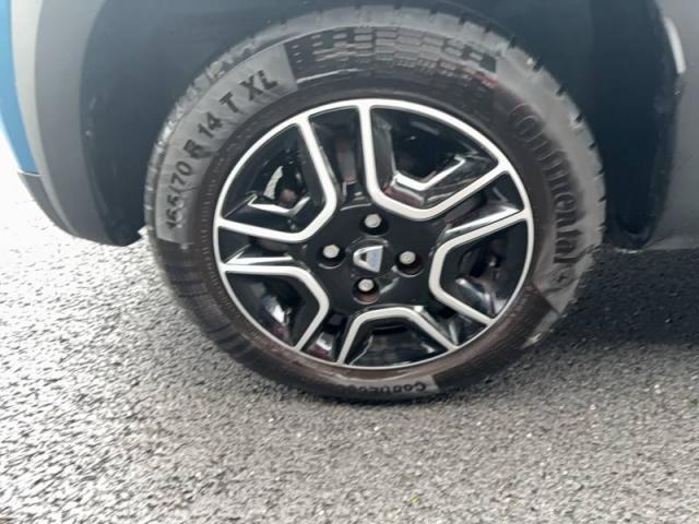 Dacia Spring image 2