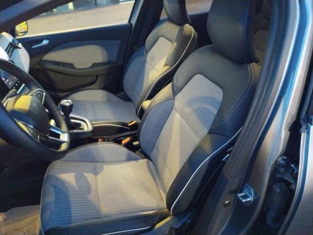 Renault Clio image 9