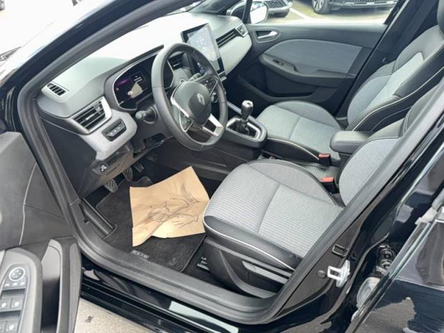 Renault Clio image 2