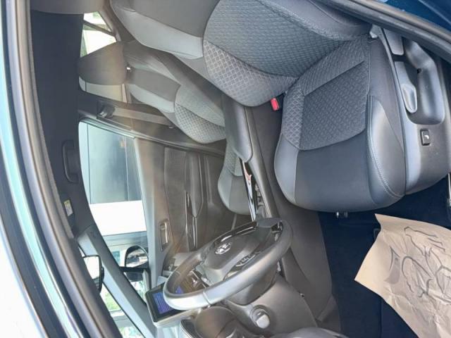 Toyota C-Hr image 6