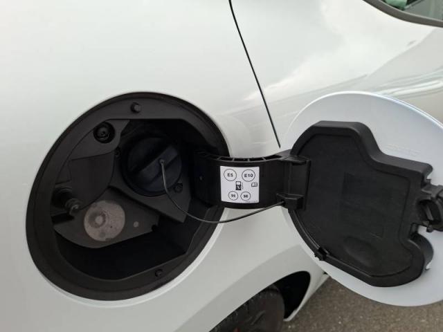 Renault Clio image 2