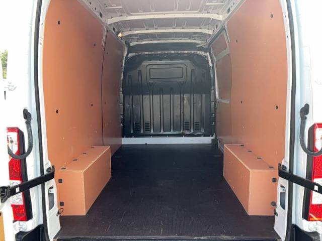 Renault Master image 8