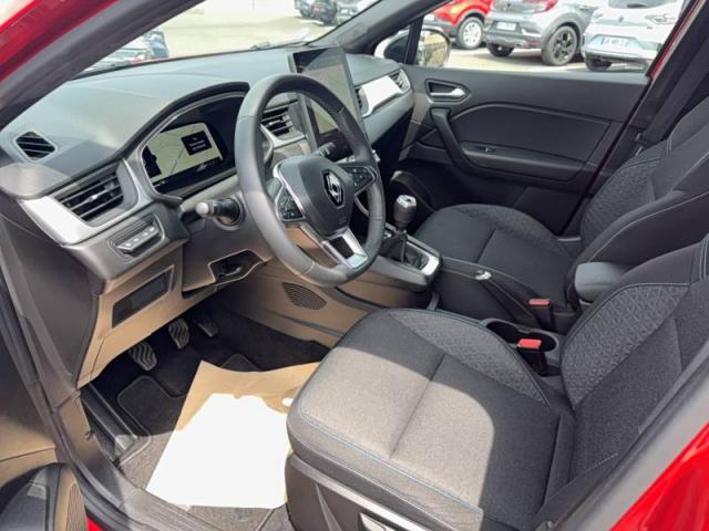 Renault Captur image 2