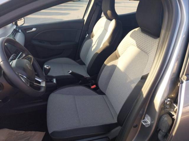 Renault Clio image 8
