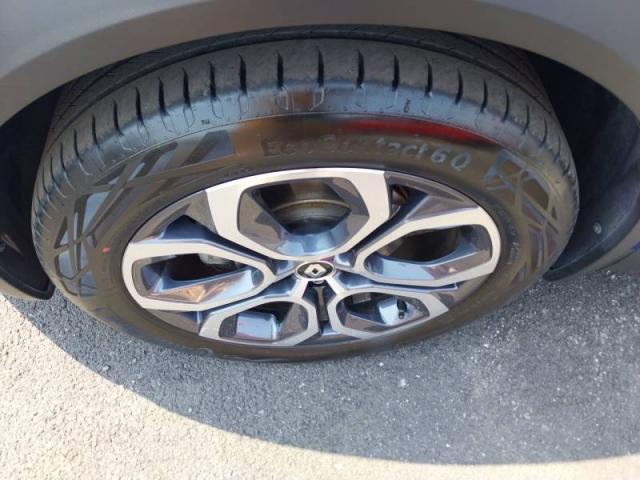 Renault Captur image 2