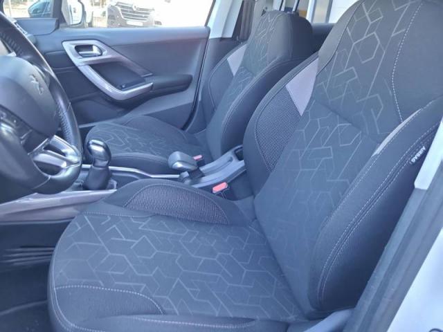 Peugeot 2008 image 8