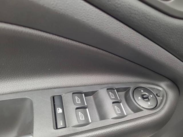 Ford Kuga image 6