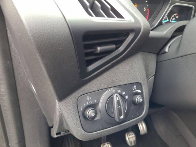 Ford Kuga image 8