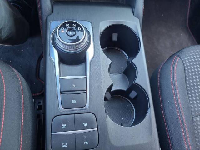 Ford Kuga image 1