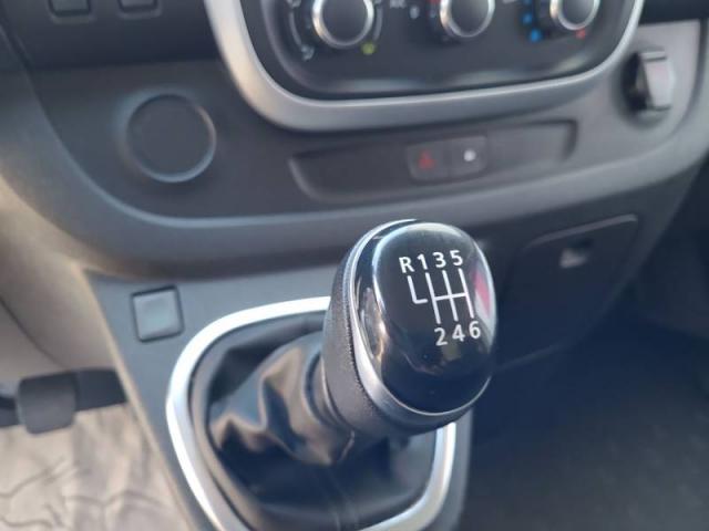 Renault Trafic image 8
