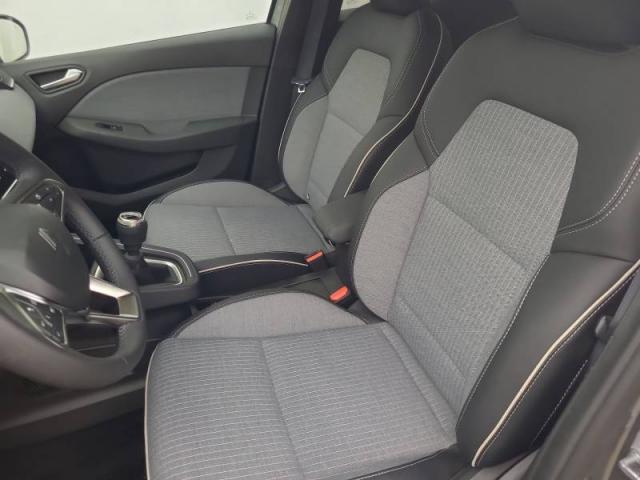 Renault Clio image 9