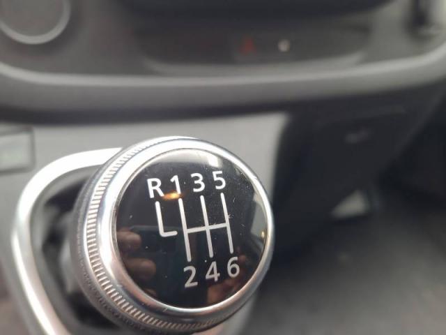 Renault Trafic image 8