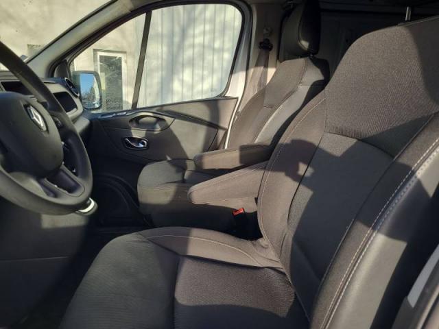 Renault Trafic image 9