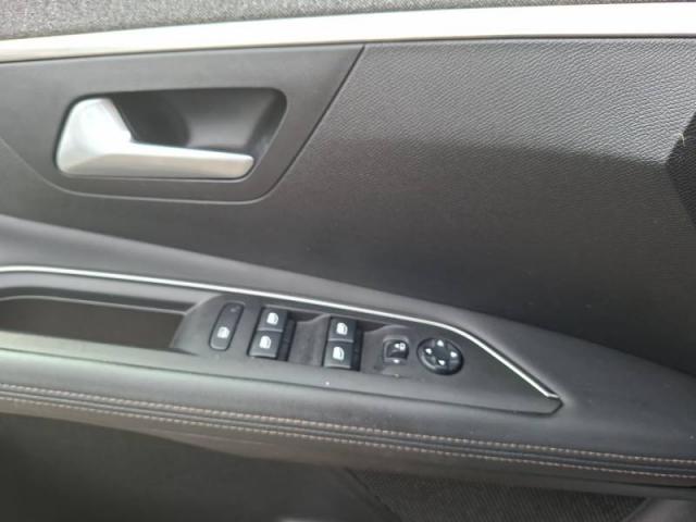 Peugeot 3008 image 9