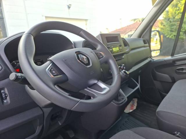 Renault Master image 2