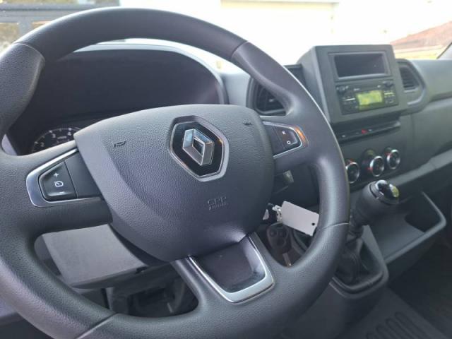 Renault Master image 1