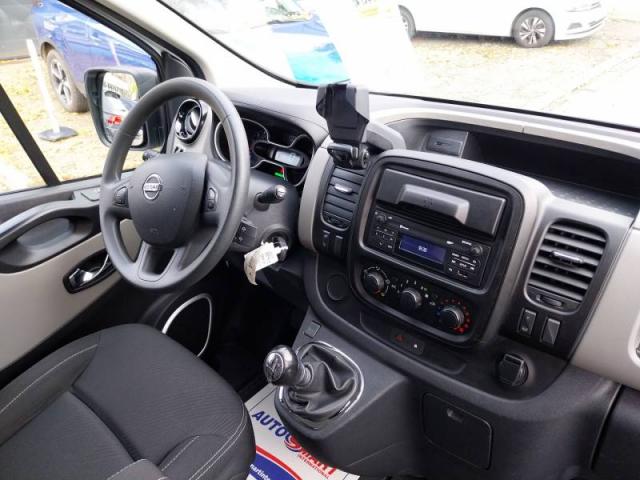 Nissan Nv300 image 5