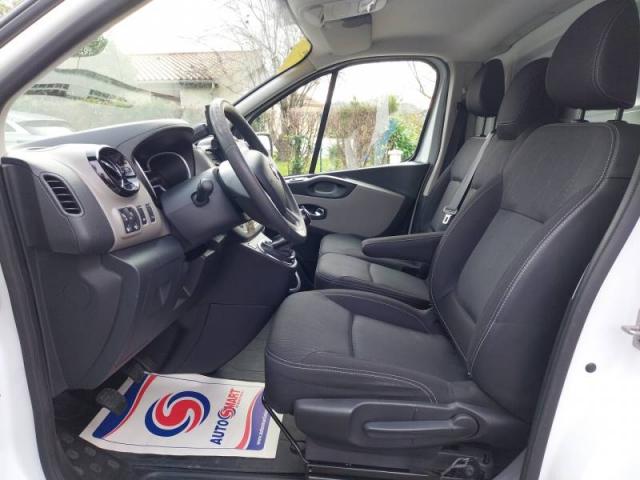 Nissan Nv300 image 9