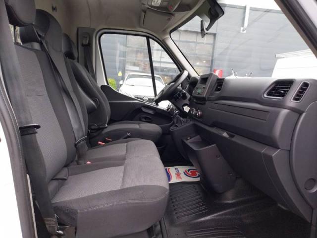 Renault Master image 9