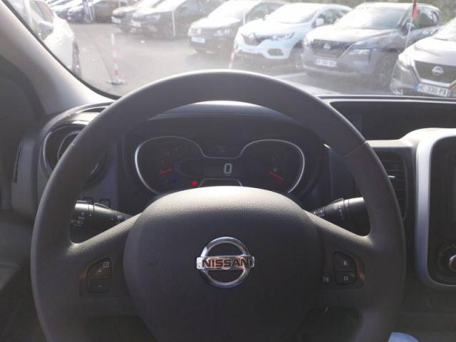 Nissan Nv300 image 3