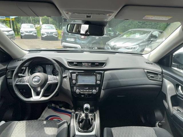 Nissan X-Trail image 2