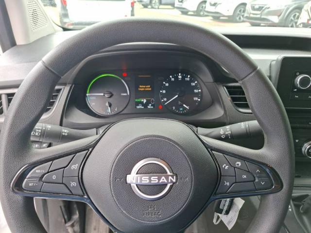Nissan Townstar image 8