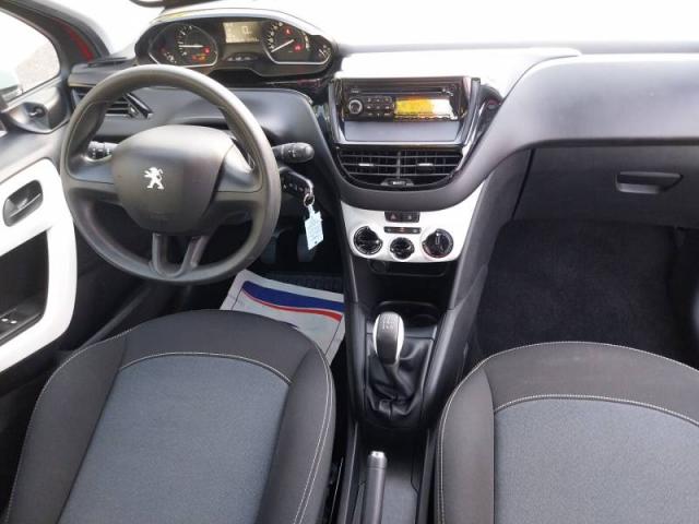 Peugeot 208 image 5