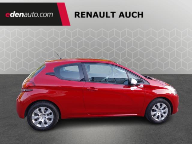 Peugeot 208 image 1