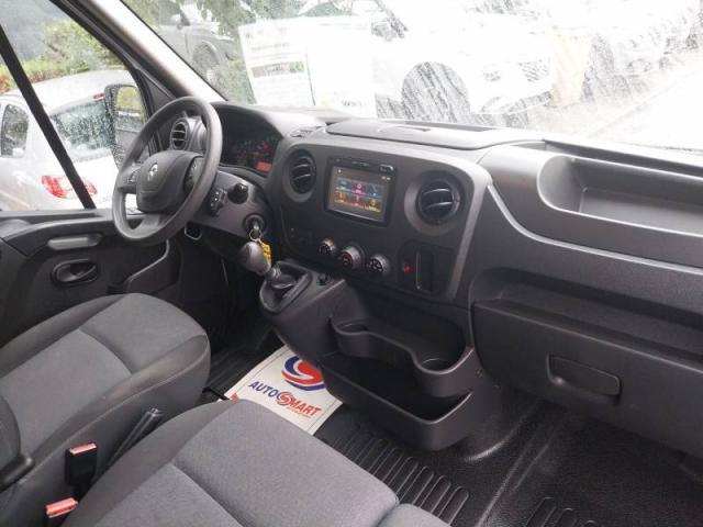 Renault Master image 2