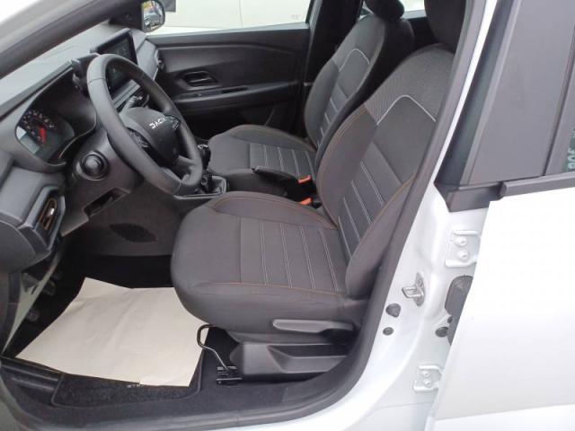 Dacia Sandero image 2