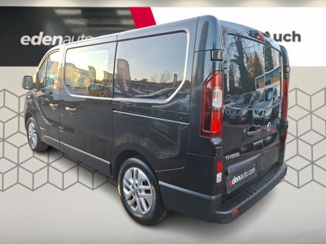 Nissan Nv300 image 2