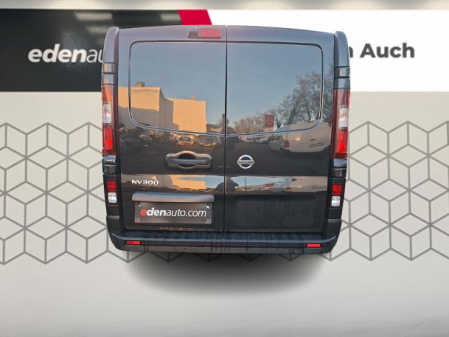 Nissan Nv300 image 4