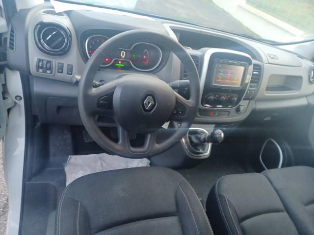 Renault Trafic image 8