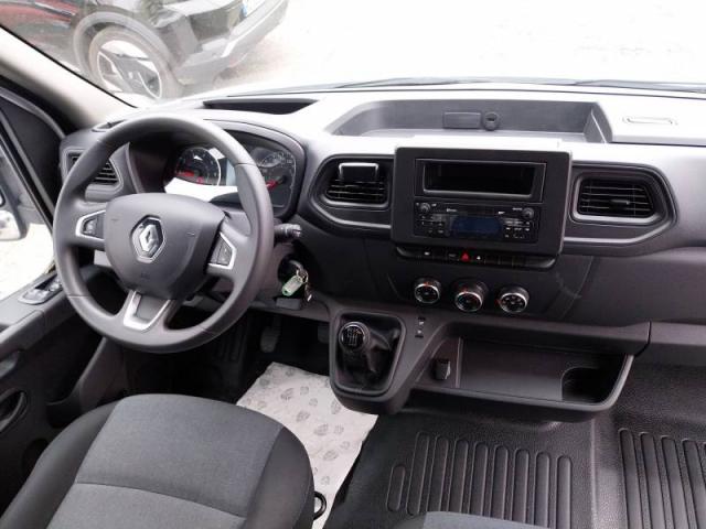 Renault Master image 2