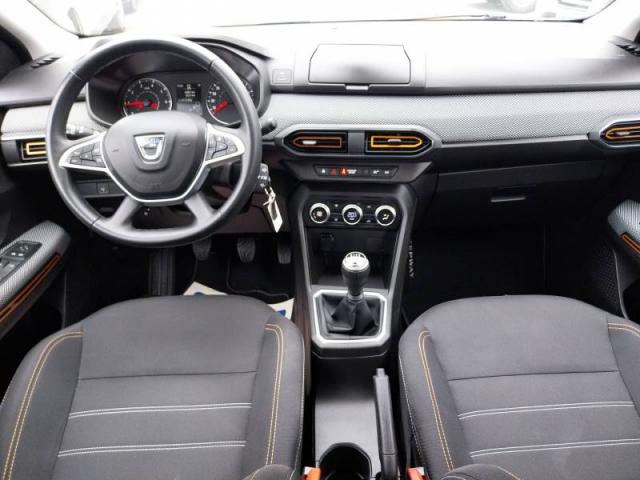 Dacia Sandero image 2