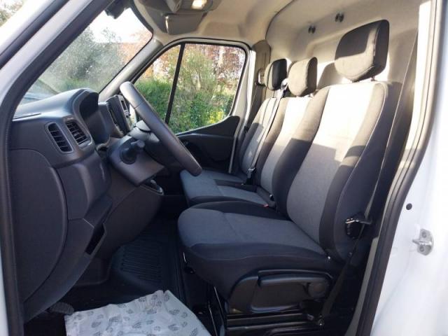 Renault Master image 2