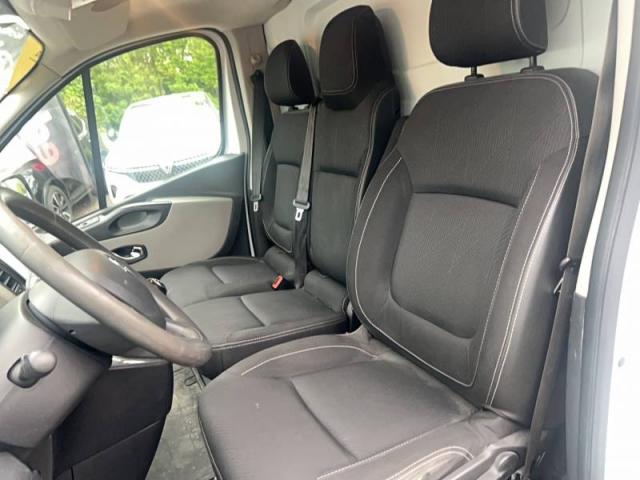 Renault Trafic image 9