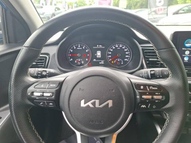 Kia Rio image 8