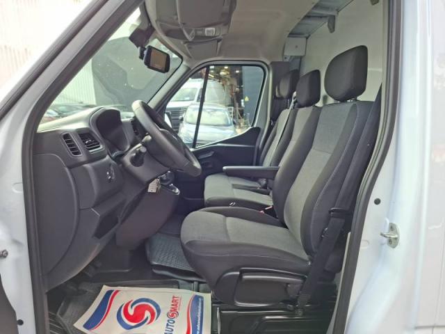 Renault Master image 9