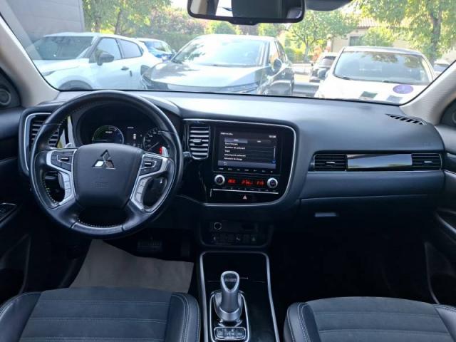 Mitsubishi Outlander image 2