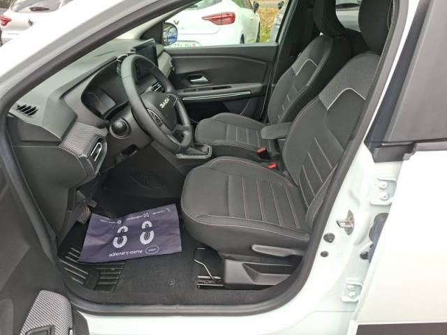 Dacia Jogger image 1