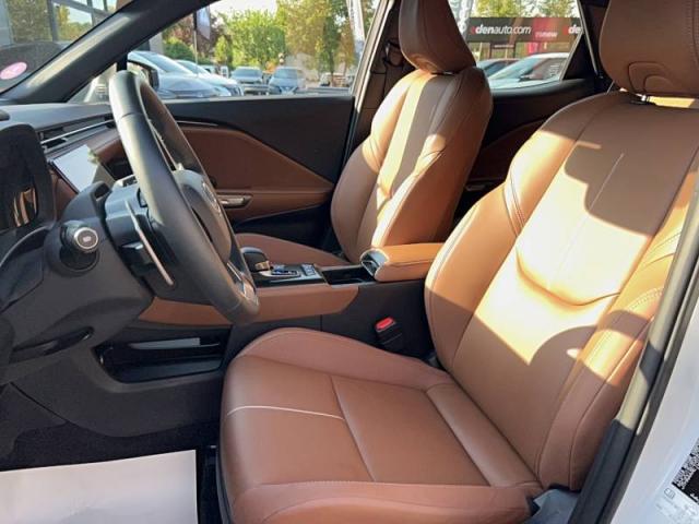 Lexus Lbx image 8