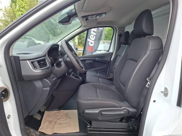 Renault Trafic image 2