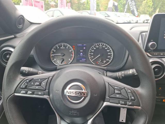 Nissan Juke image 9