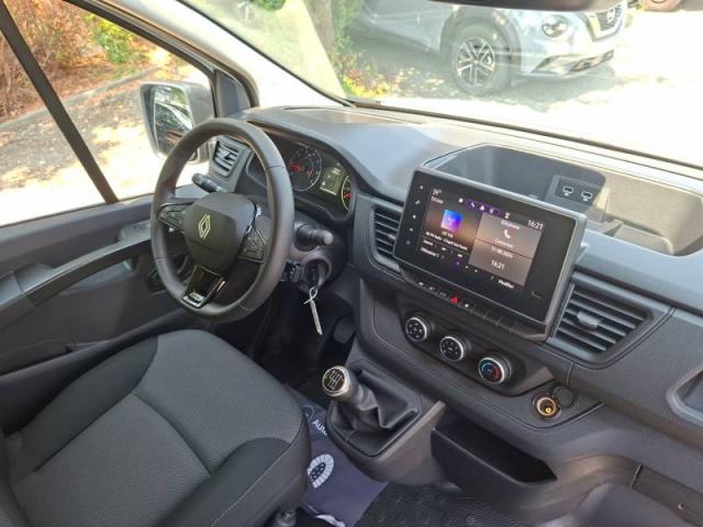 Renault Trafic image 9