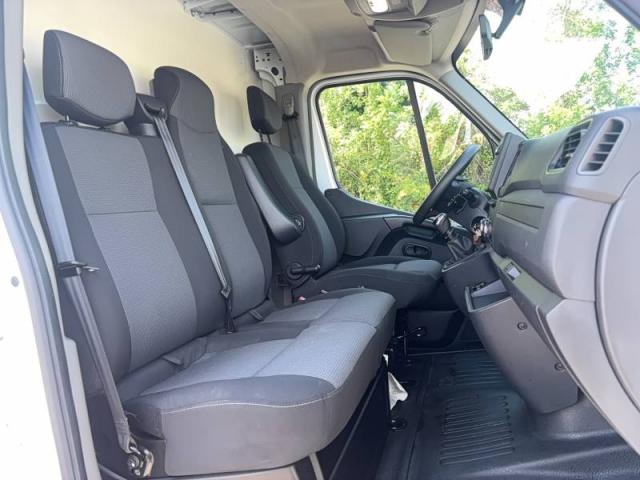 Renault Master image 9