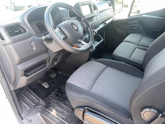 Renault Master image 2