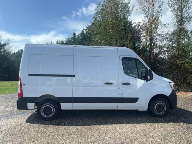 Renault Master image 2